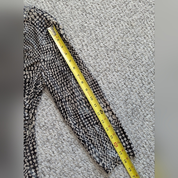 Elegant Women's (Size Large) Black & Tan Cowl Neck Rouched Shimmering Blouse/Top - Picture 11 of 16